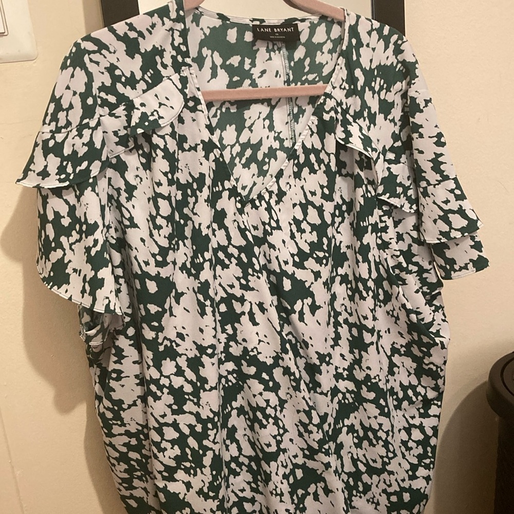 Lane Bryant Size 28 Dress Shirt Short Sleeve VNeck Light Weight